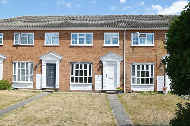 Queen Annes Close, Twickenham TW2 3 bed terraced house for sale