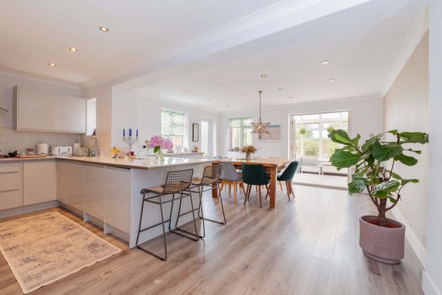 Colenorton Crescent, Windsor SL4 3 bed semi