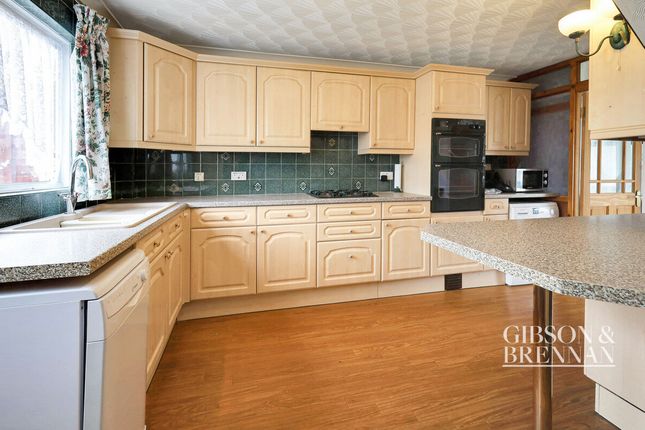 Wynters, Basildon, SS16 3 bed terraced house for sale