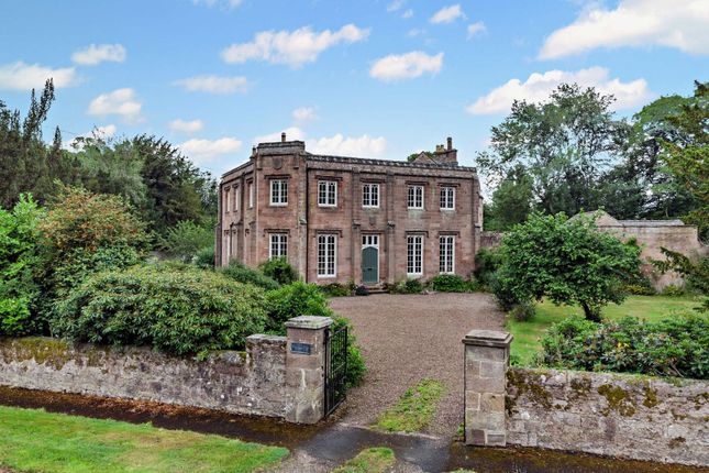 Detached house for sale