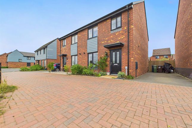 3 bedroom semi-detached house for sale