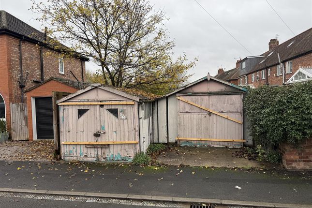 Huntington Road, York 3 bed detached house for sale