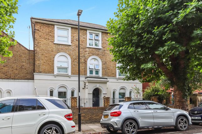 Woodland House, Woodland Road 2 bed flat for sale