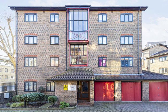 Lancaster Drive, London E14 9PT... 2 bed apartment for sale