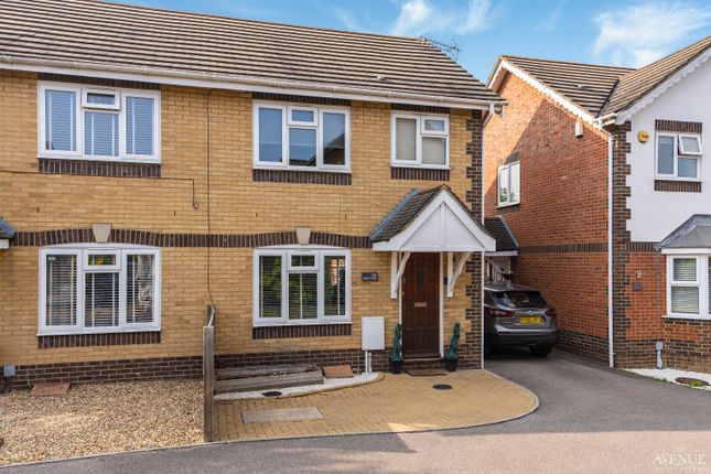 Daniel Close, Chafford Hundred 3 bed semi
