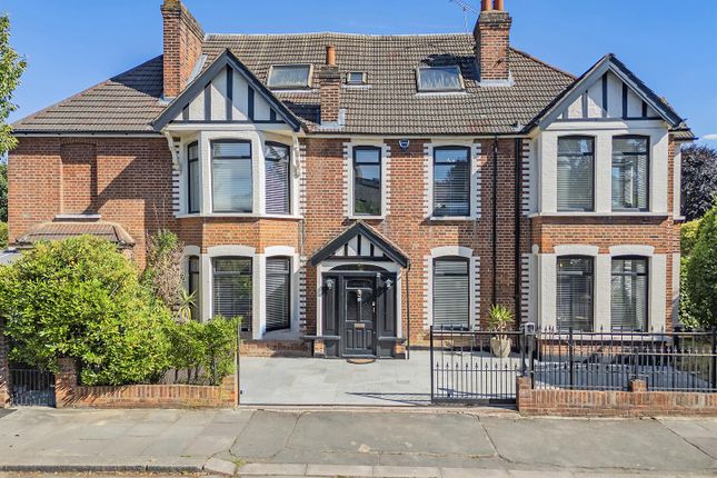 6 bedroom semi-detached house for sale