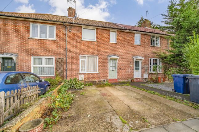 Harp Road, London 3 bed terraced house for sale