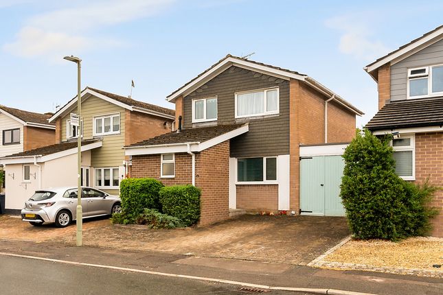 3 bedroom link detached house for sale