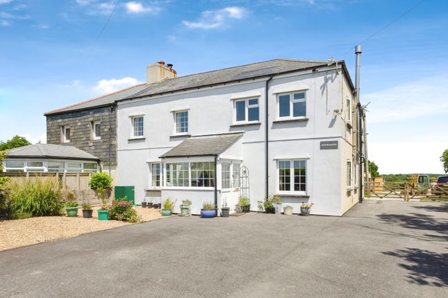 5 bedroom semi-detached house for sale