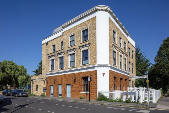 Gordon Road, Nunhead, SE15 3 bed flat for sale
