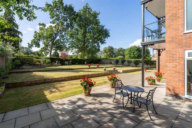 Apartment 1 Fairway Lawns, Dovehouse... 3 bed apartment for sale