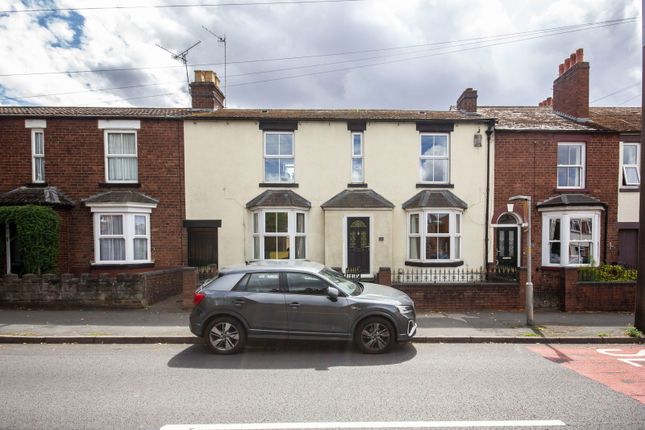 South Road, Stourbridge DY8 2 bed terraced house for sale
