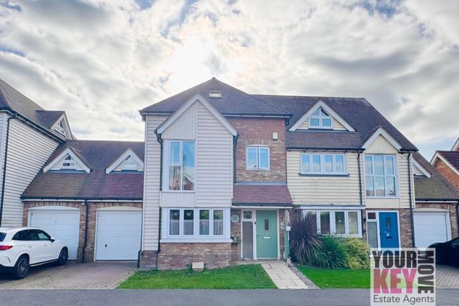 Corbett Road, Hawkinge, Folkestone... 5 bed semi