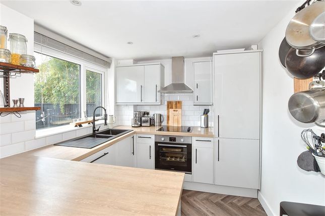 3 bed end terrace house