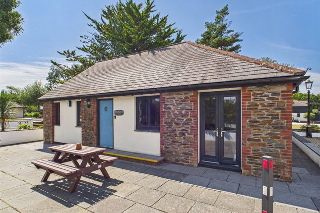 Bude Coastal Resort, Stratton EX23 2 bed bungalow for sale