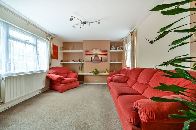 Wesley Avenue, Hounslow, TW3 3 bed terraced house for sale