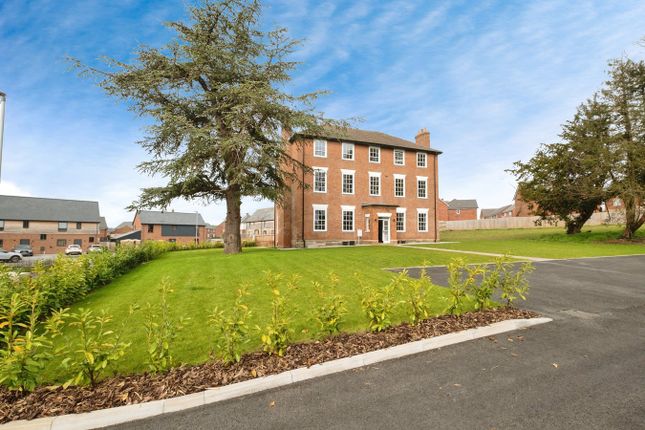 Hereford HR4 6 bed detached house for sale