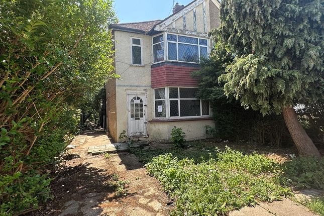Rochester Avenue, Feltham 2 bed end of terrace house for sale