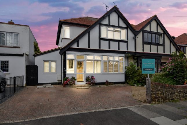 St. Andrews Road, Shoeburyness... 3 bed semi