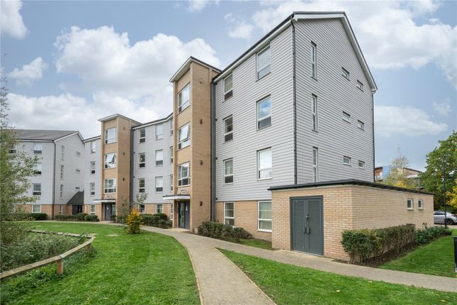 Kennett Lane, Surrey KT16 2 bed flat for sale