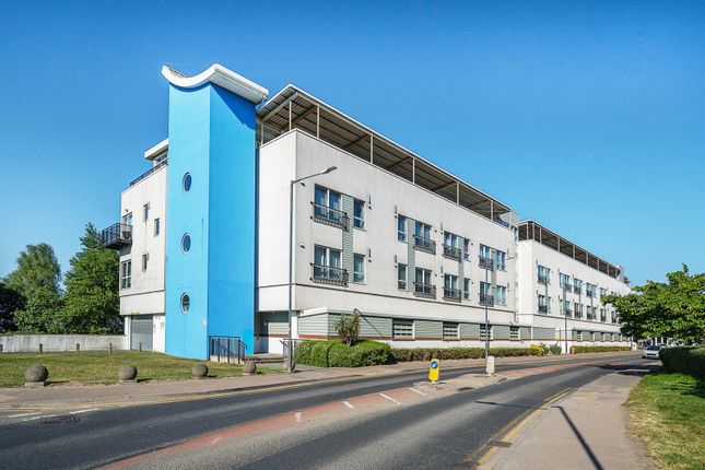 Canal Road, Gravesend, Kent 2 bed apartment for sale