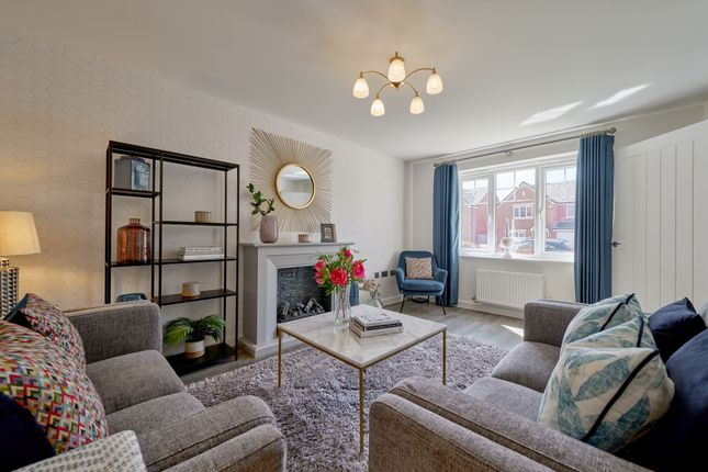 5 bed detached house