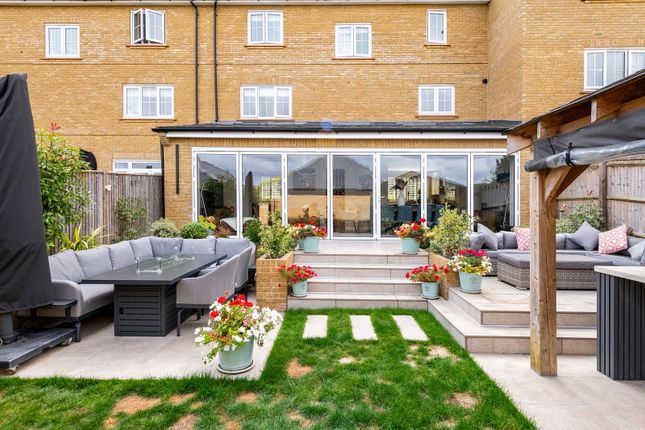 5 bed terraced house