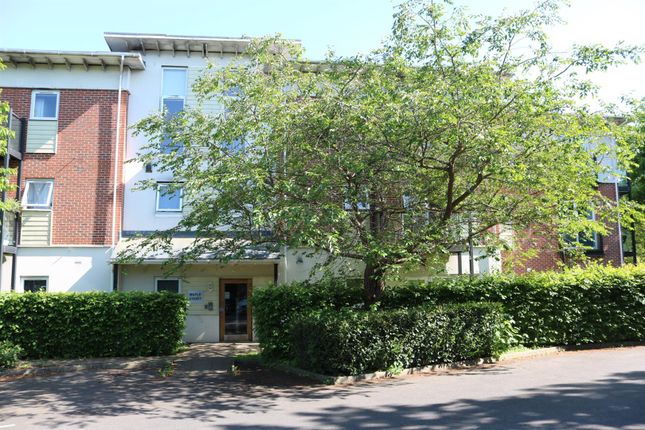 PARK VIEW ROAD, LEATHERHEAD, KT22 2 bed apartment for sale