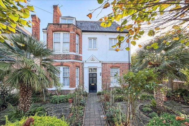 Hanworth Road, Feltham, Middlesex, TW13 7 bed detached house for sale