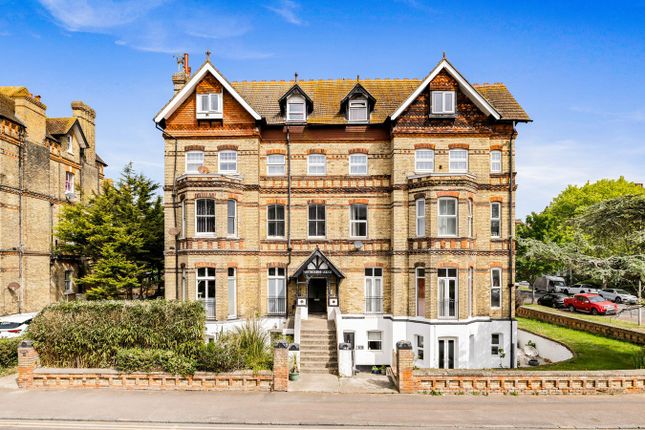 Sandgate Road, Folkestone, CT20 2 bed ground floor flat for sale