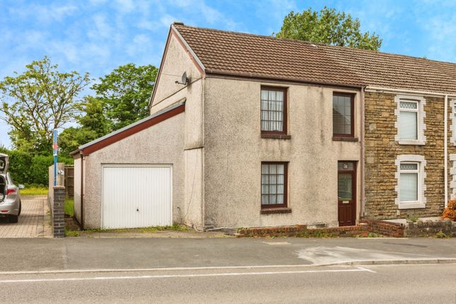4 bedroom end of terrace house for sale