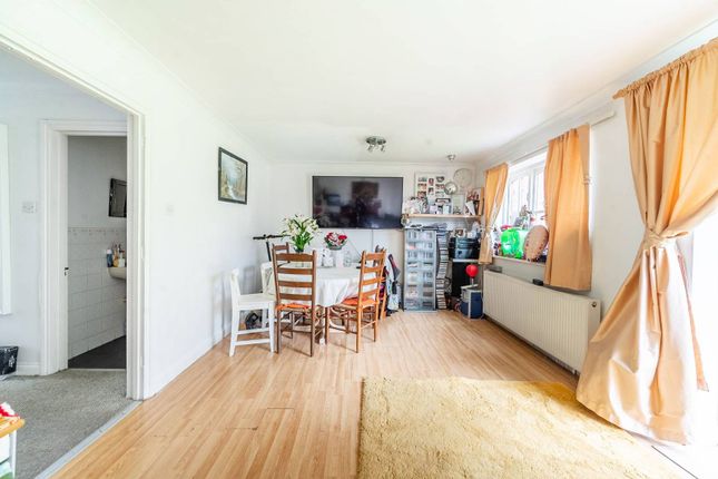 Morley Crescent West, Stanmore, HA7 4 bed semi