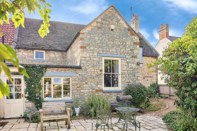 3 bedroom cottage for sale