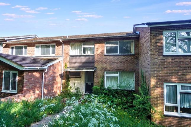 Croftwood, High Wycombe HP13 3 bed terraced house for sale