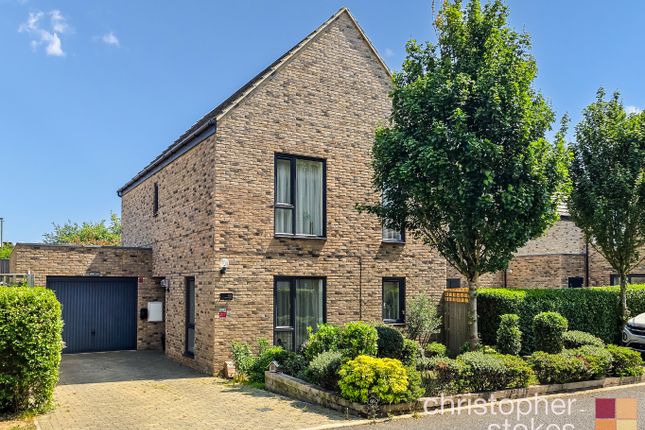 Markwick Avenue, Cheshunt... 4 bed detached house for sale