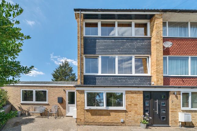6 bedroom town house for sale