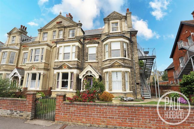 Kirkley Cliff Road, Kirkley, NR33 3 bed maisonette for sale