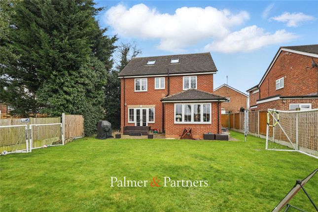 Chelmer Lea, Chelmsford CM2 5 bed detached house for sale