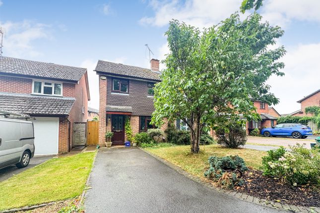 Home Croft, Tilehurst, Reading, RG31 3 bed semi