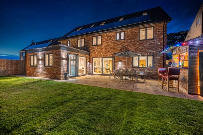 May Meadows, Doddington PE15 7 bed detached house for sale