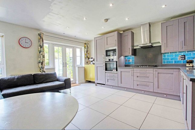 Raven Drive, Maidenhead, SL6 4 bed terraced house for sale