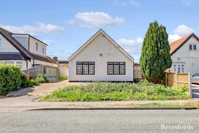 Hanging Hill Lane, Hutton, CM13 3 bed bungalow for sale