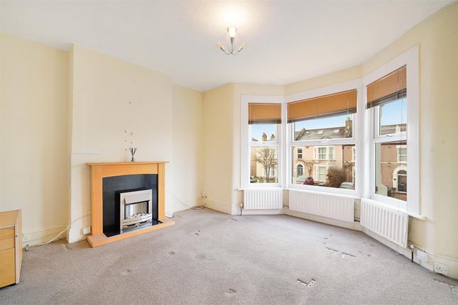 Wellmeadow Road, London SE6 2 bed apartment for sale