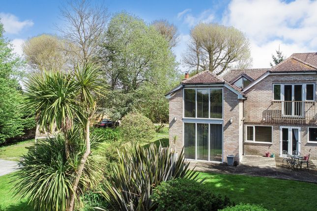 5 bedroom semi-detached house for sale