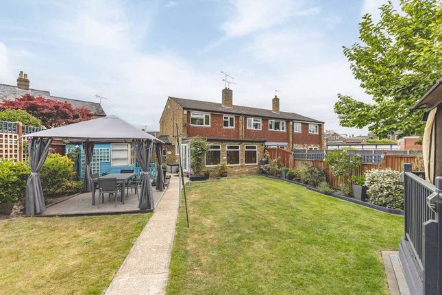 Gore Road, Slough SL1 3 bed end of terrace house for sale