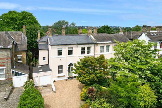 6 bedroom semi-detached house for sale