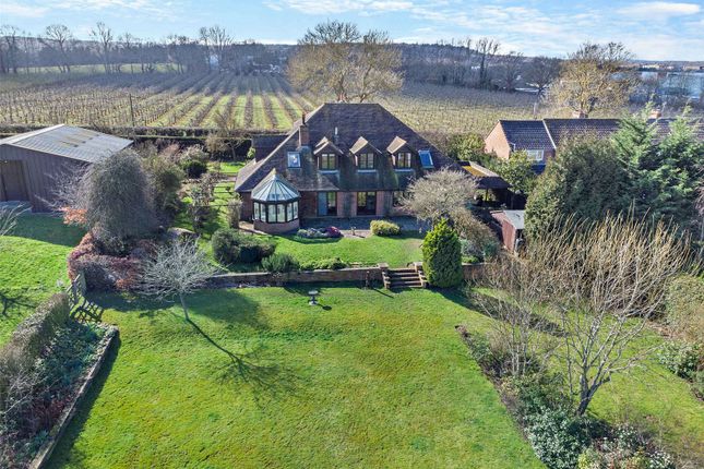 5 bed detached house