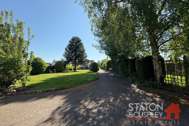 4 bedroom detached bungalow for sale