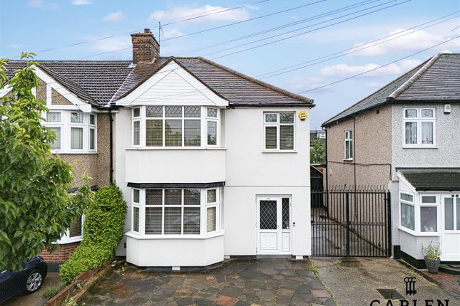 Greenleafe Drive, Ilford 3 bed end of terrace house for sale