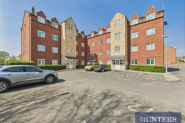 Scholars Way, Bridlington, YO16 4HS 2 bed flat for sale